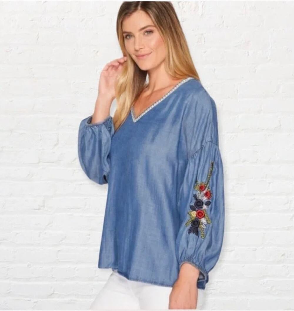 Bobeau Chambray Embroidered Balloon Sleeve Top Size Small